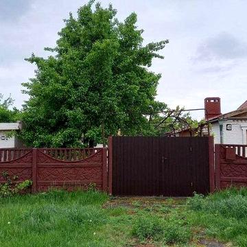 Продам будинок, с.Вільне (Червоний Шахтар) з гарною, великою земельною ділянкою