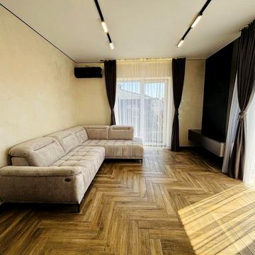 Продаж сучасного будинку з ремонтом та меблями