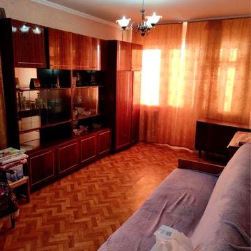 Продам 2-х Кімнатну на Воскресенці , Авторинок Перова