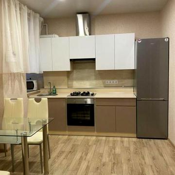 Набережна Перемоги вул., 62