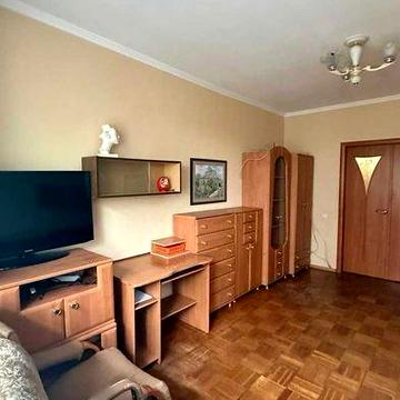 Продам 2 х комнатную квартиру на Писаржевского