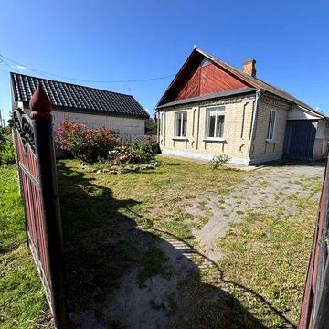 Будинок в центрі села