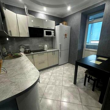 Продам 2-комнатную с ремонтом и мебелью