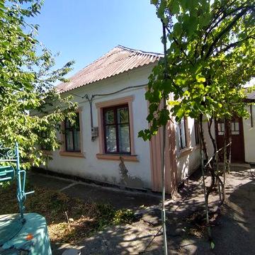 Продаю Дом 4ком. за кинотеатром Космос.