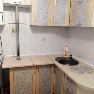 Продам 1 ком квартиру на Красном Камне.