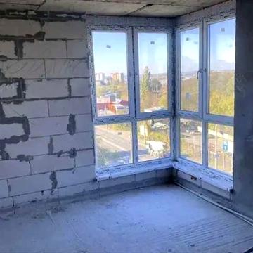 Найвигідніша 2к в центрі з панорамним виглядом — підготовлена під ремонт у зданому будинку