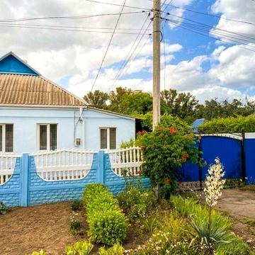 Продається теплий житловий будинок з газом та всіма комунікаціями у м. Жовті Води