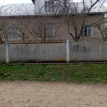 Цегляний житловий будинок