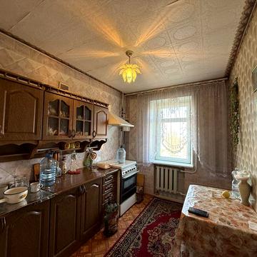 Трехкомнатная квартира на СухомФонтане,ул.8Марта.5/9 кирпич.