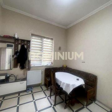 Продається будинок в центрі міста Хуст