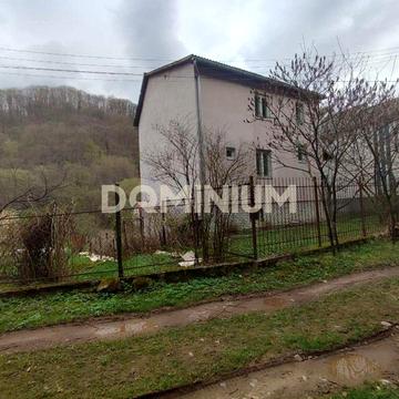 Продається будинок по вул. Зарічна