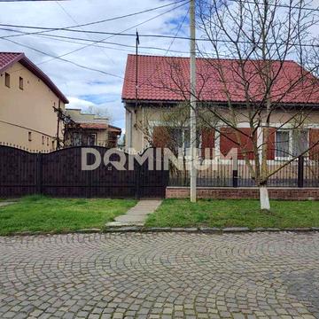 Продається будинок в центрі м. Хуст