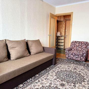 Здам 1 к біля метро Чернігівська, Лісова