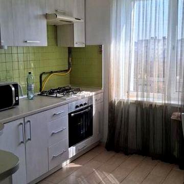 Продам 2х кімнатну квартиру вул. Г.Безручка