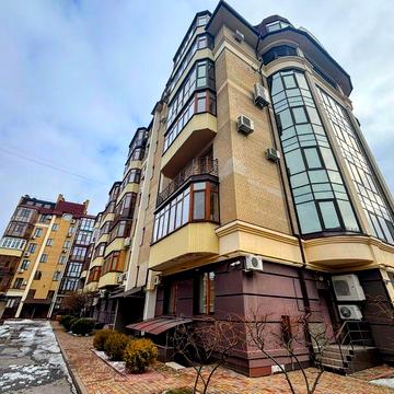 Продам 3кім.квартиру  Центр міста 194м2 + паркінг!