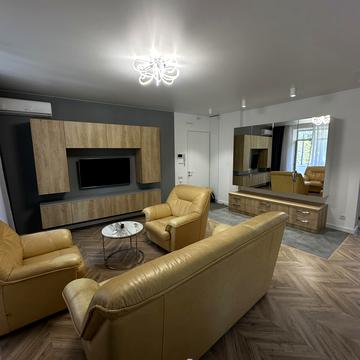 Мечникова вул. (Кловський), 10/2