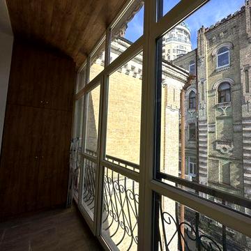 210 м² на вул. Січових Стрільців. Стеля 3.8м + власне горище! Торг