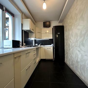 Академіка Корольова вул., 4