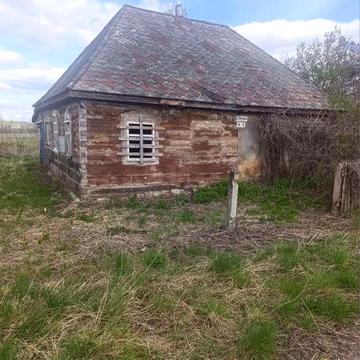 Продам пів будинку із земельною ділянкою