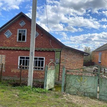 Продам дім біля річки
