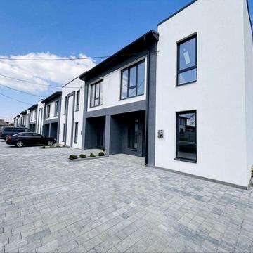 Таунхаус без комісї Якушинці в топ локаціі з виходом до каскадних озер і лісу!