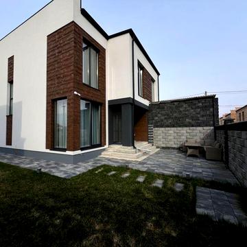 продаж двоян з ремонтом в районі Новий Двір (Щасливе)