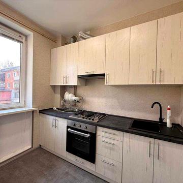 Оренда 2 кімн. квартири, 3 поверх, вул. Спортивна- Центр