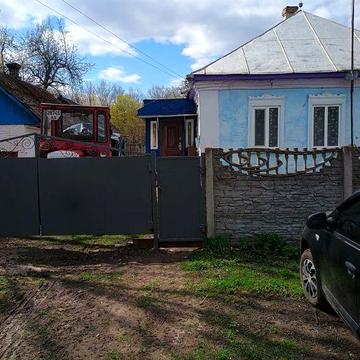 Продаєтся будинок