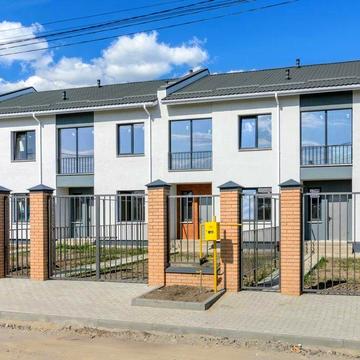 Таунхауз 126 кВ м  в закритому котеджному містечку в місті Суми