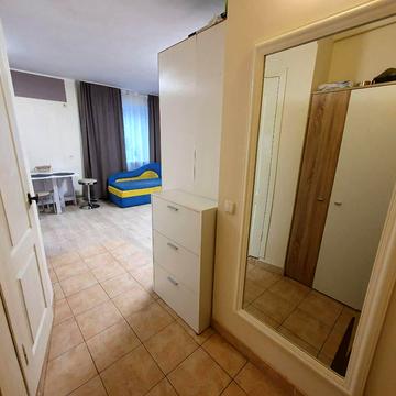 Героїв Крут вул. (Валентини Терешкової), 4