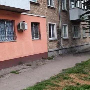 Продаж 3 кімнатної фасадної квартири в центрі міста