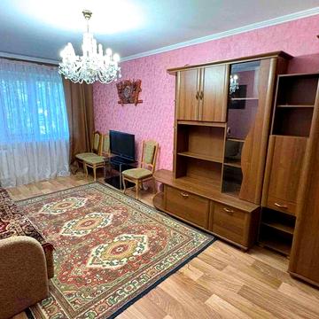 Продам 3-х комнатную квартиру в Лесках.