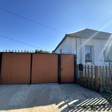 1/2 будинку в центрі