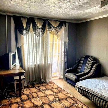 Довгострокова оренда 1к Квартира Сонячна Набережна (Малиновського Маршала) вулиця