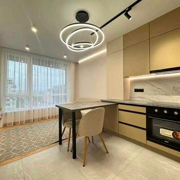 Стильна півторачка в центрі