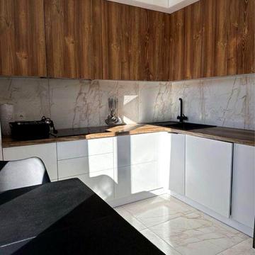 Оренда таунхаусу з генератором і ділянкою