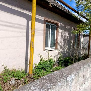 Продам будинок поряд з ж.м. Парус