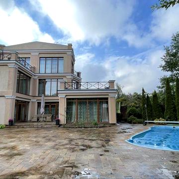 Козин Дамба оренда будинку з басейном та банею .