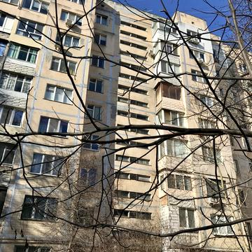 Сімї Глодан вул., 27