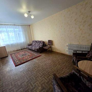 Оренда великої 1-кімнатної квартири, Космос