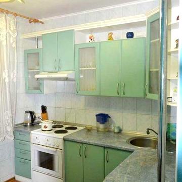 Сдам комнату 18 м.кв. с балконом в 3-х комнатной квартире ул. Вербицкого 14-А, Дарницкий р-н м Харьковская 8 мин. пешком