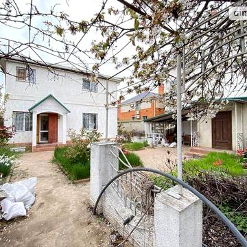 Продаж 3к Дім Жовтневої Революції вулиця