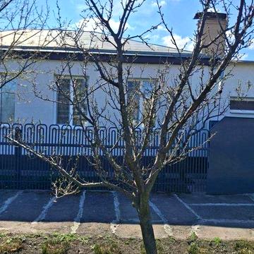 Продаж будинку, 12 соток, 2 окр. входи, тихий центр. Торг