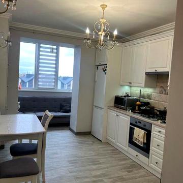 Продам 1 кімн квартиру  53 m2 5/10 цегла