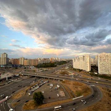 Продам однокімнатну квартиру Дніпровська набережна 26і ЖК Південна брама