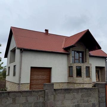 Продається будинок неподалік м. Хуст . Детальніша інформація в особисті або по номеру телефона