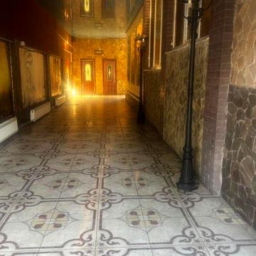 Сдам свое! помещение 90кв. в центре с двориком, Сдам дом. Сдам жилье.