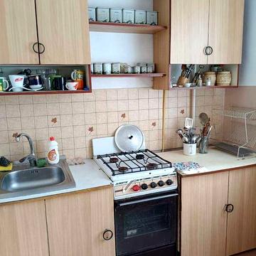 Продам трехкомнатную квартиру в Корабельном районе (р-н 48 школы)