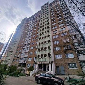 Продається 2 ком серії КТ на Закревського 39 Троєщина