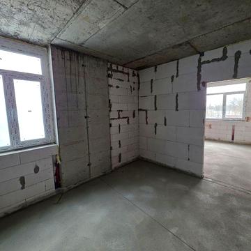 Продам 2-х комнатную квартиру в готовом доме. 2-х контр газовый котёл (АОГВ).  Подземный паркинг